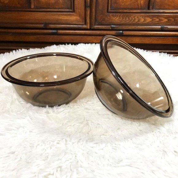 Vintage Set of 2 Amber Pyrex 1qt Rimmed Bowls - Picture 1 of 7